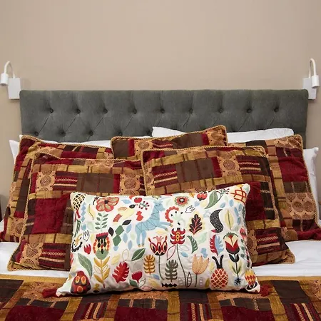 Donegal House 公寓 *