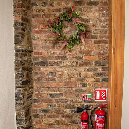 Donegal House 多尼戈尔