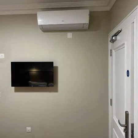 Donegal House 多尼戈尔