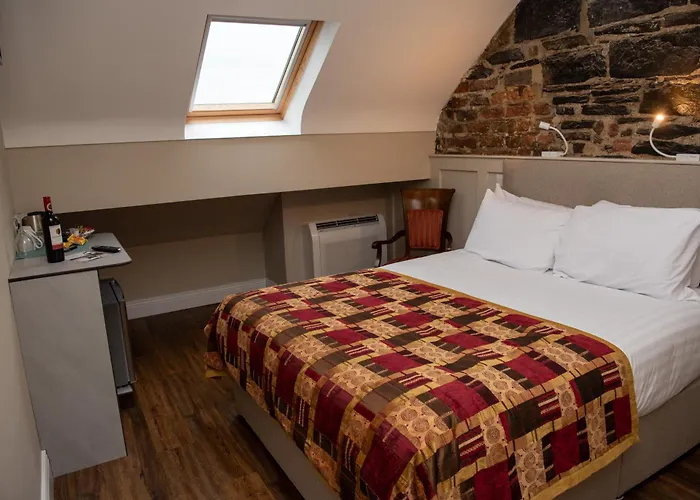 Апартаменты Donegal House *